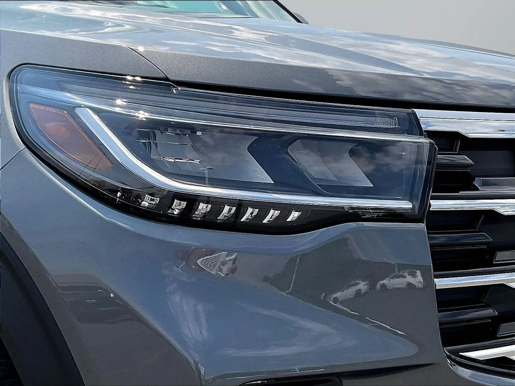 New 2026 Carbonized Gray Metallic Ford Active image 39