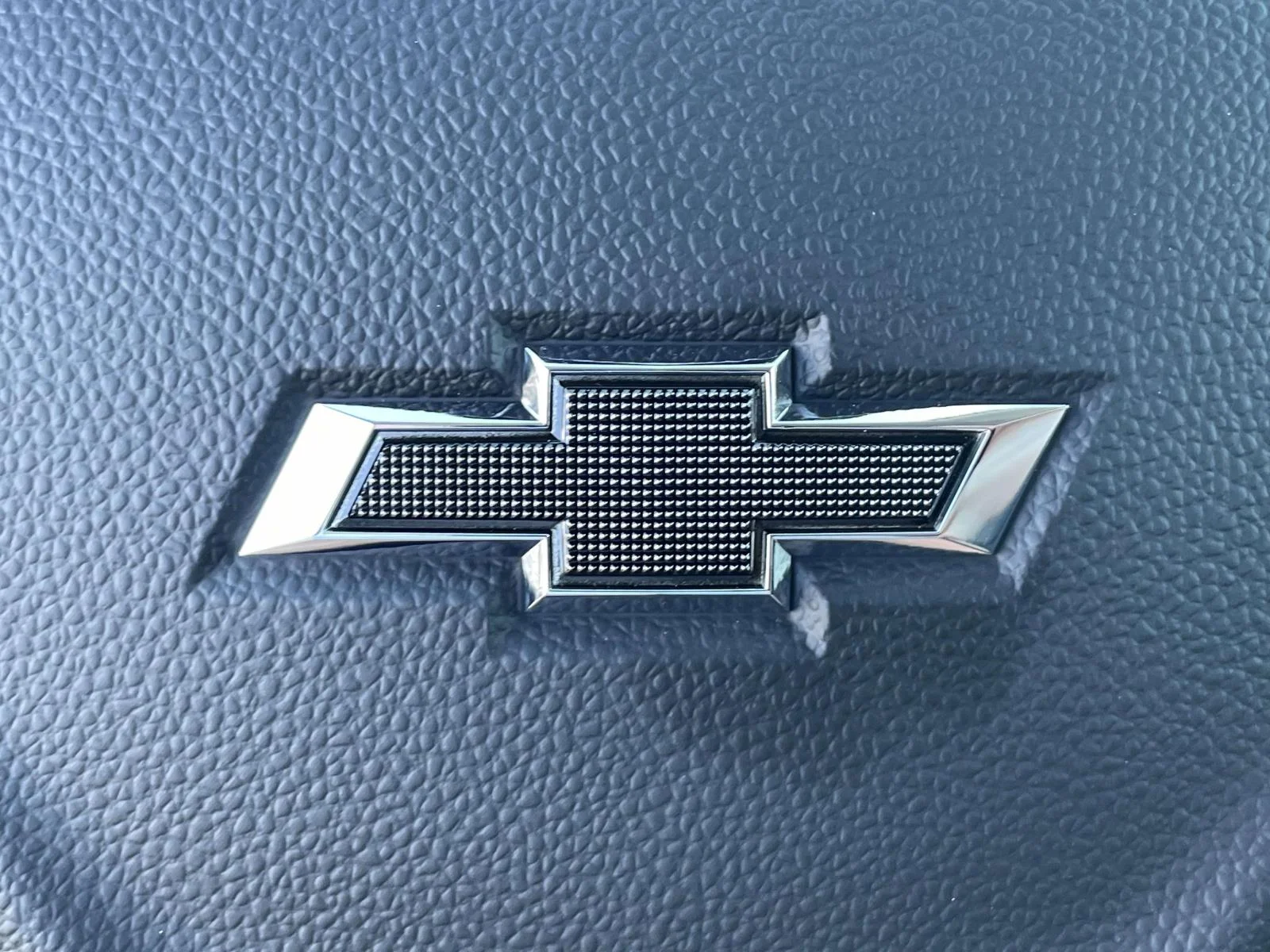 New 2026 Mosaic Black Metallic Chevrolet ACTIV image 29