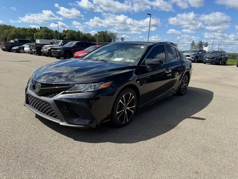 Used 2018 Black Toyota SE image 2