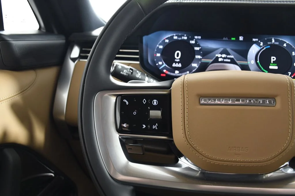 New 2026 Ostuni Pearl Wh Land Rover SE image 28