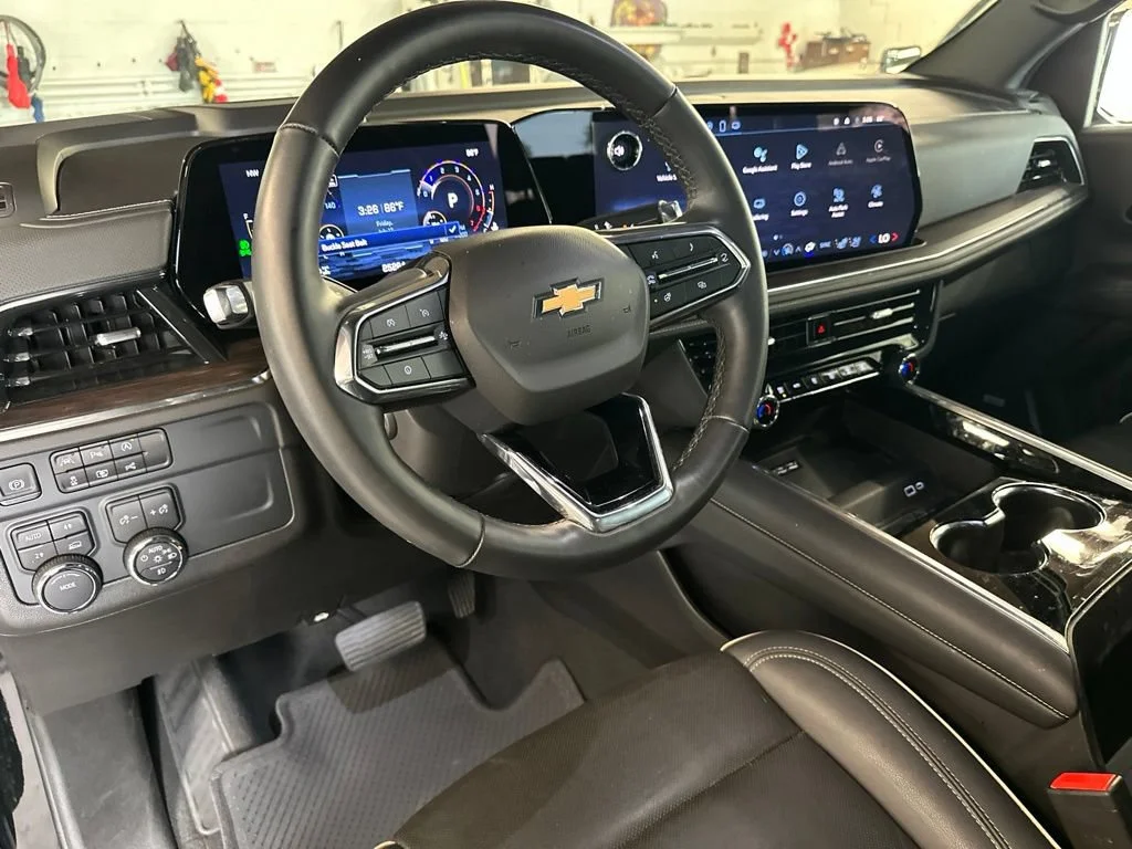 Used 2025 Black Chevrolet Premier image 28