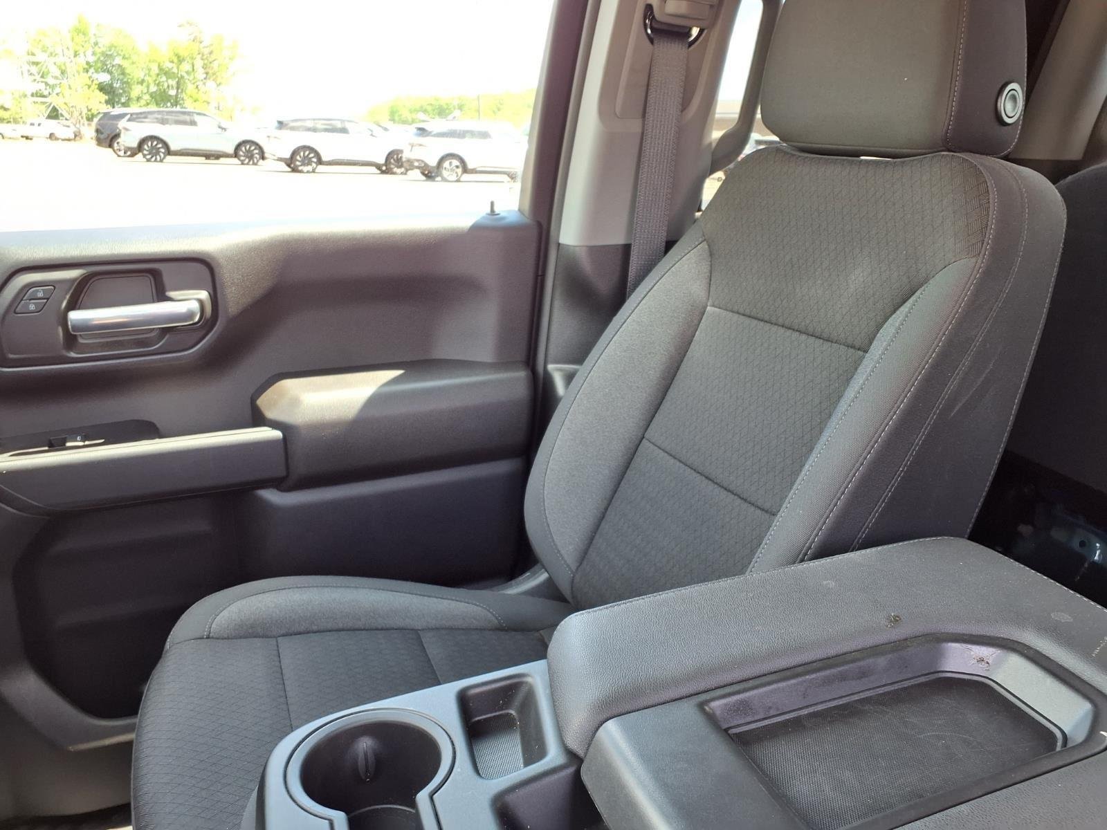 Used 2025  CHEVROLET CUSTOM image 19