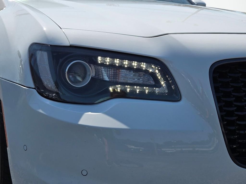 Used 2023 White Chrysler 300S image 2