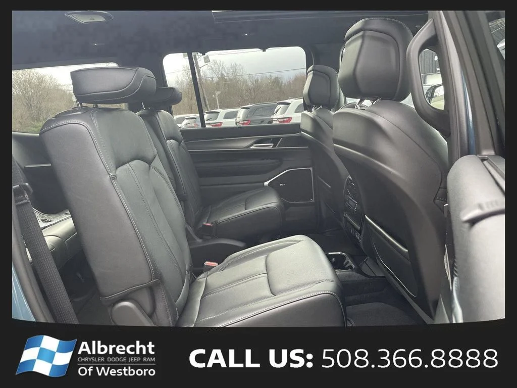 New 2026 Steel Blue Exterior Paint Jeep Limited Reserve image 15