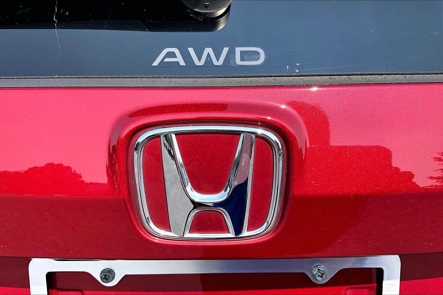 Used 2024 Radiant Red Metallic Honda EX-L image 10