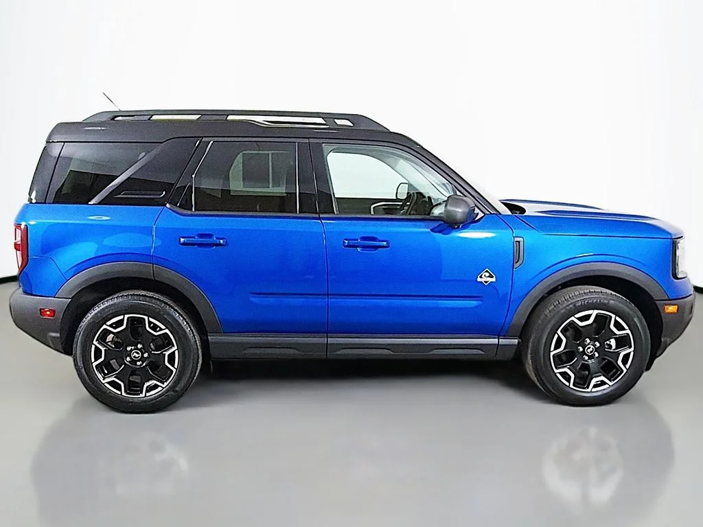 Used 2025 Velocity Blue Metallic Ford Outer Banks image 17