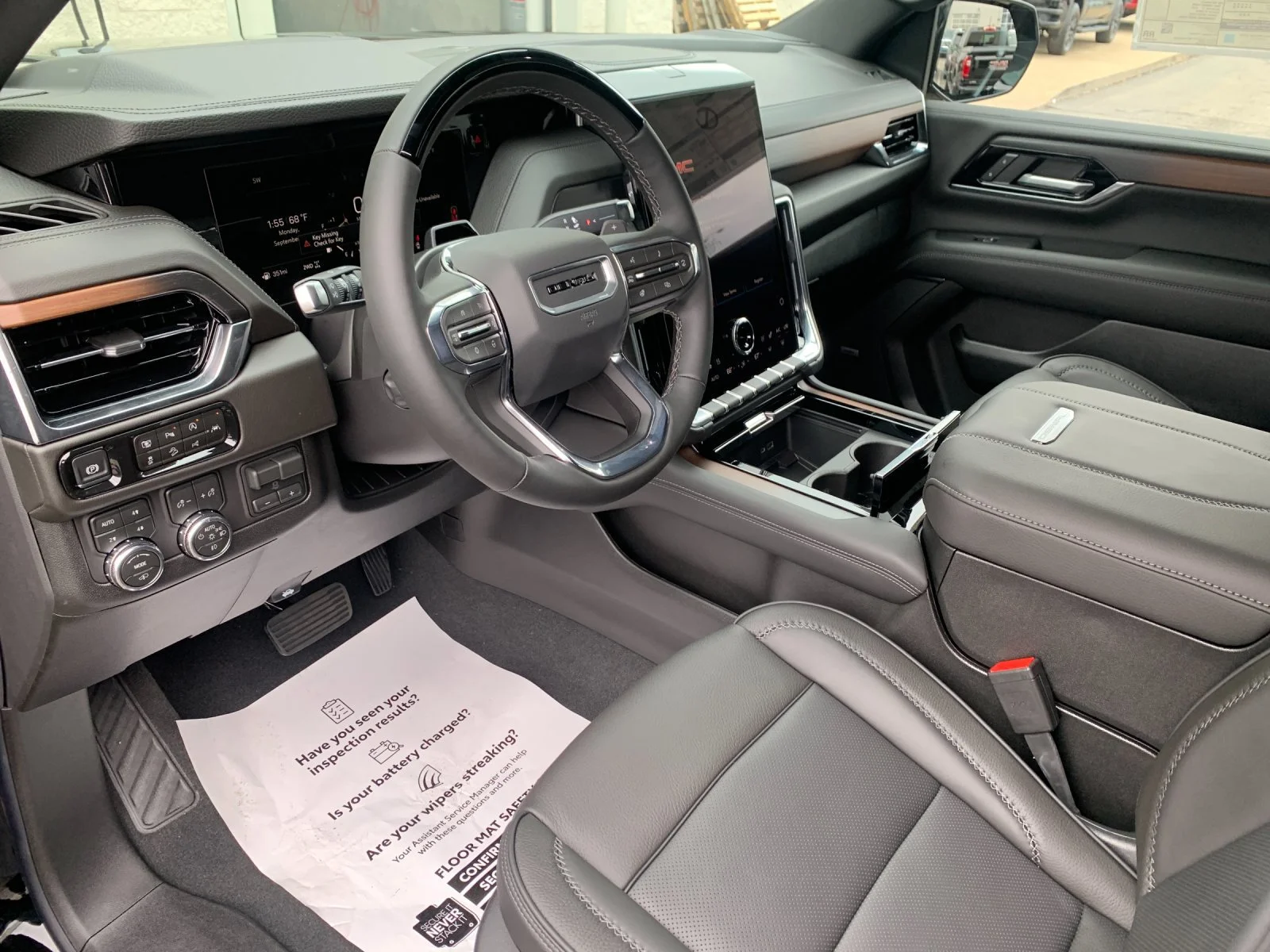 2026 GMC Yukon Denali - Photo 10