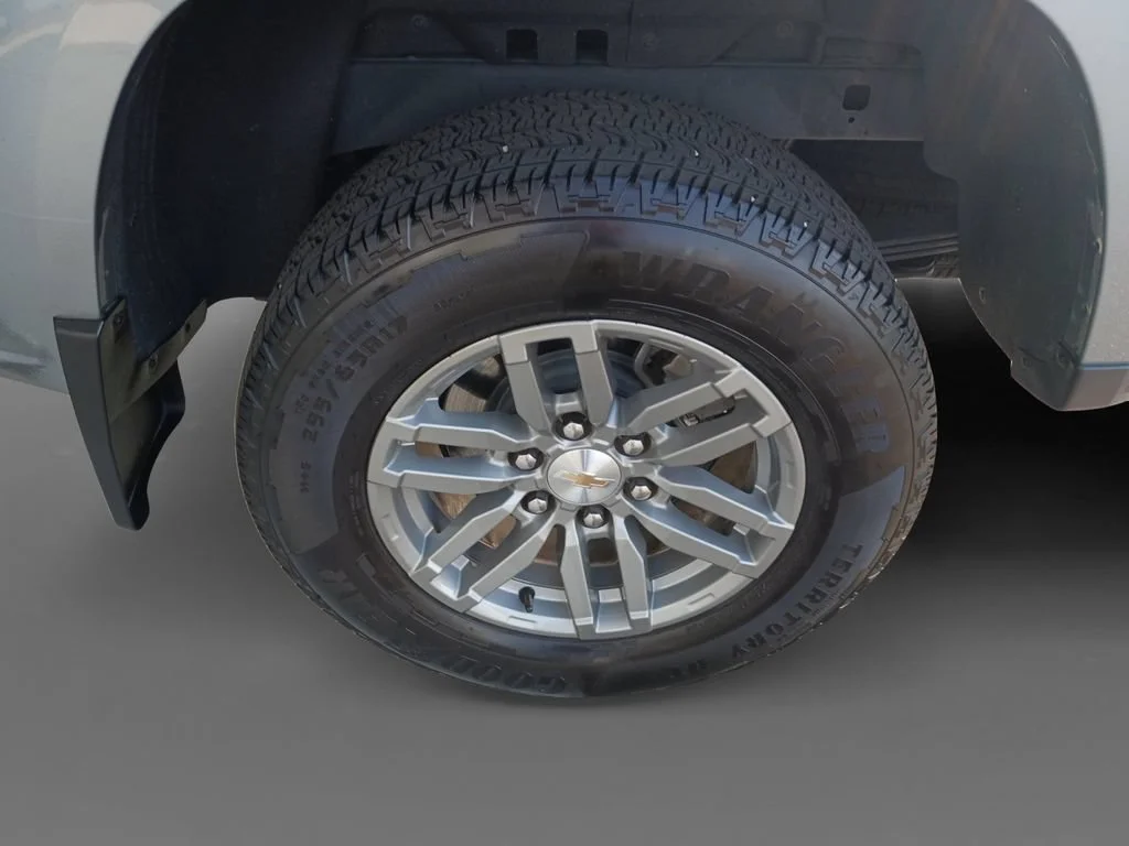 Used 2025 Sterling Gray Metallic Chevrolet WT/LT image 8