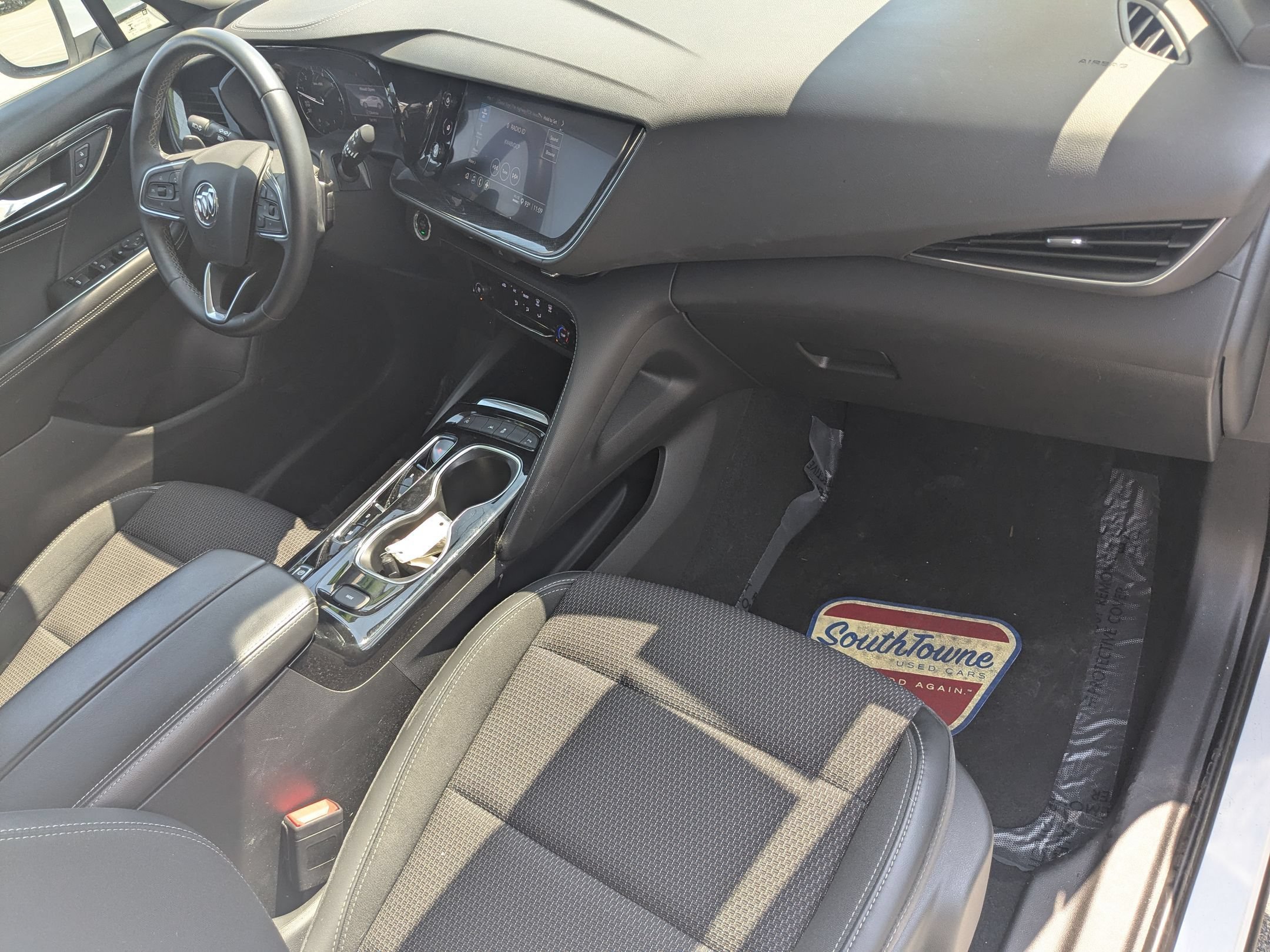 Used 2022 Summit White Buick Preferred image 31