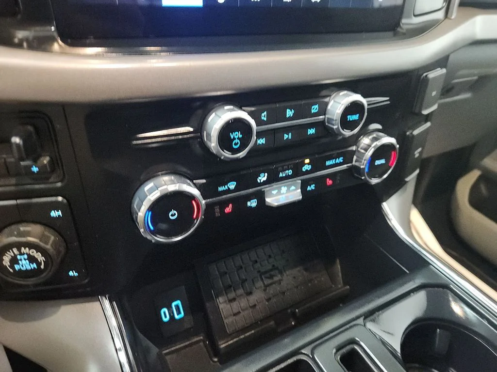 Used 2024 Black Ford XLT image 21