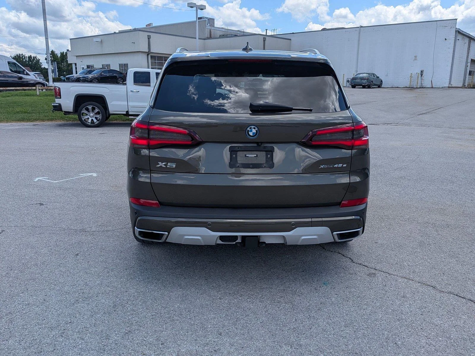 Used 2022 Manhattan Green Metallic BMW xDrive45e image 4