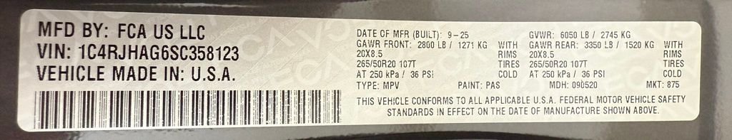 New 2025 Baltic Gray Metallic Clear-Coat Exterior Paint Jeep Altitude X image 23