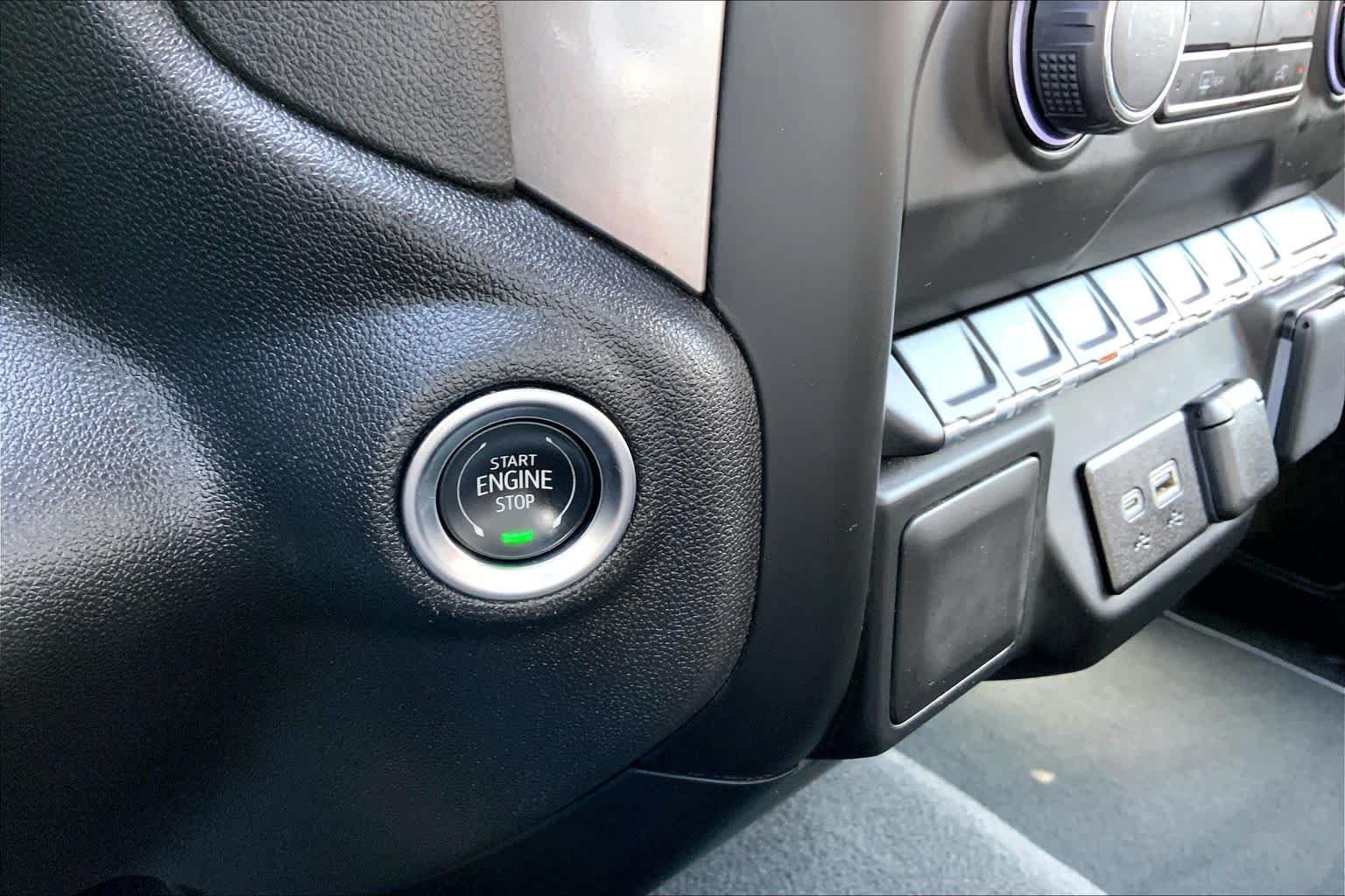 Used 2025 Black Chevrolet Custom image 35