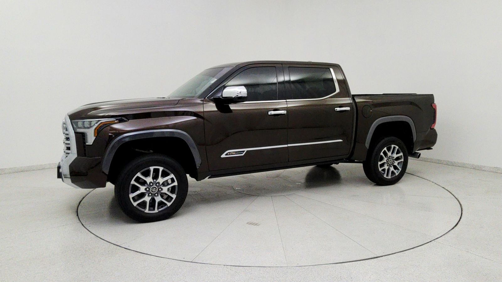 Used 2023  Toyota 1794 image 3