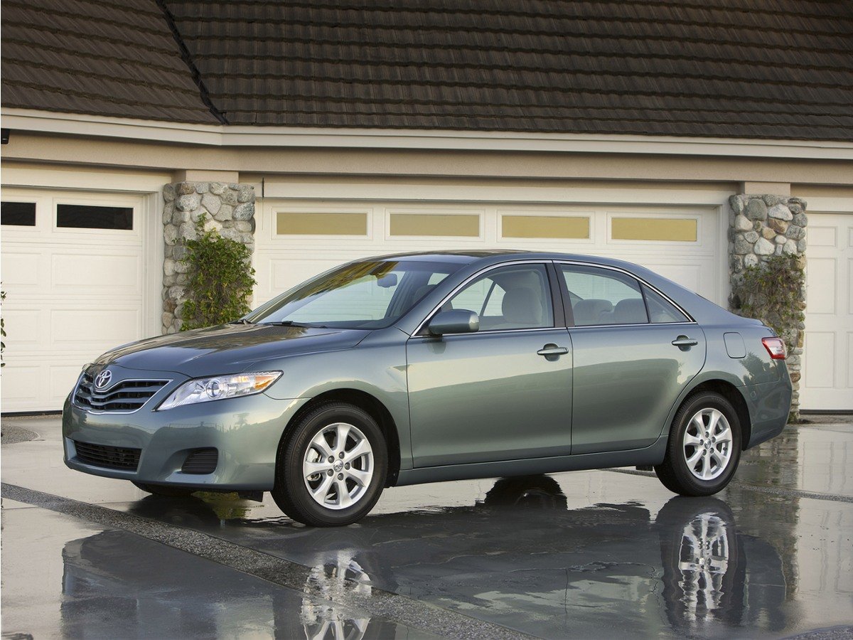 Used 2010 Gray Toyota  image 2