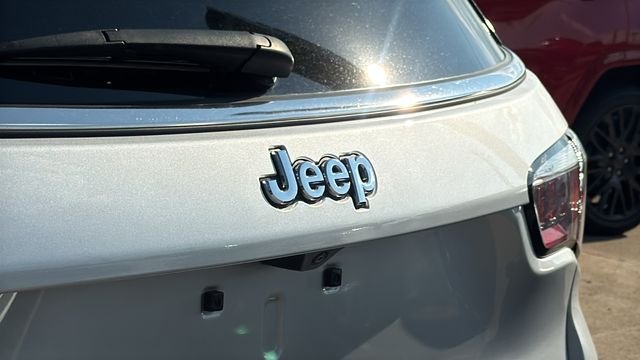Certified Used 2025 Silver Jeep Limited image 11