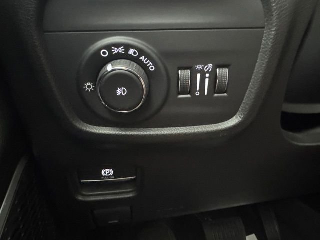 Used 2026 Bright White Clearcoat Jeep Limited Reserve image 19