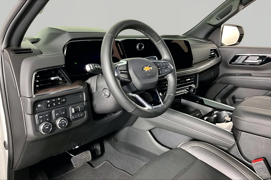2025 Chevrolet Suburban Premier - Photo 12