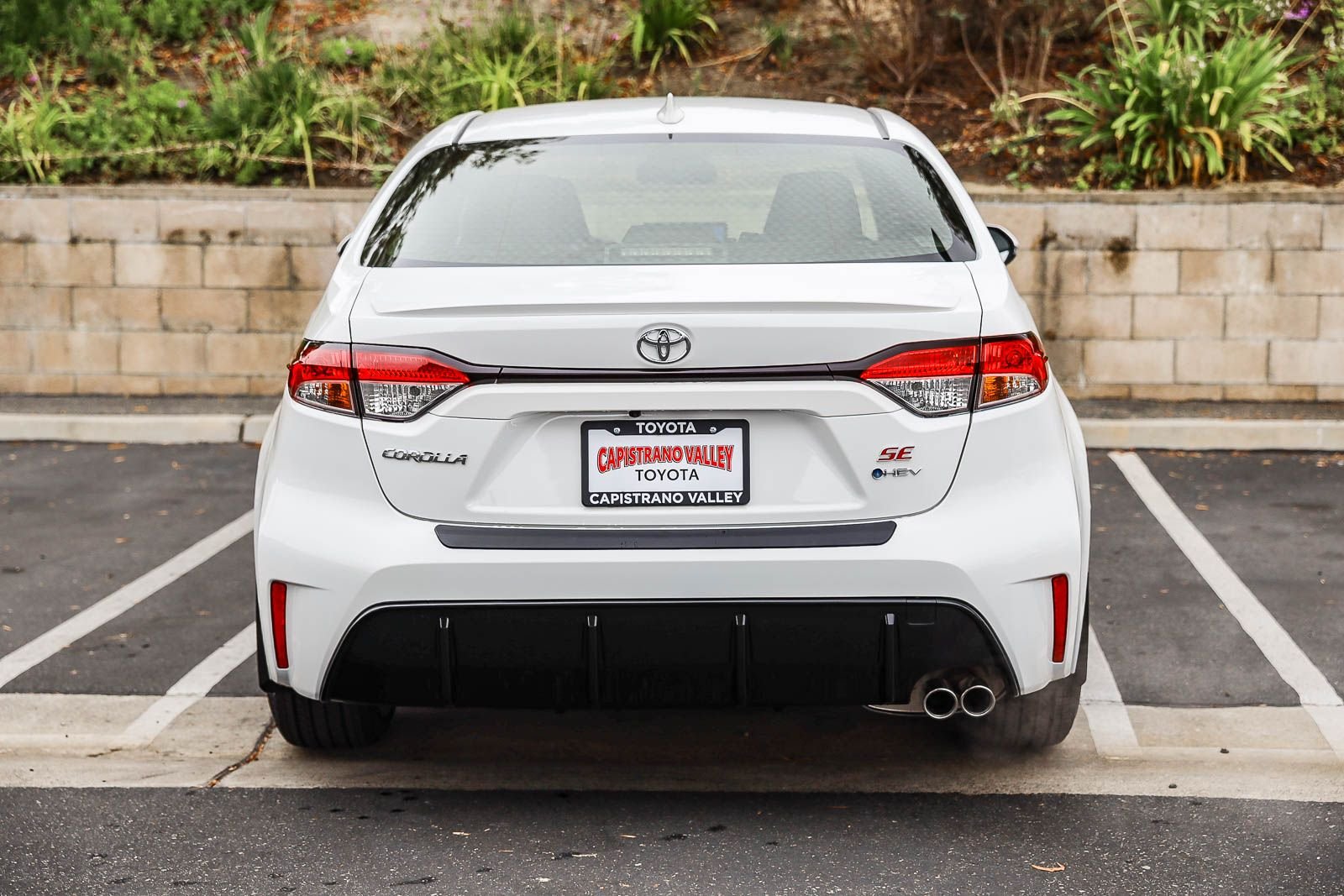 New 2026 Ice Cap Toyota  SE image 5