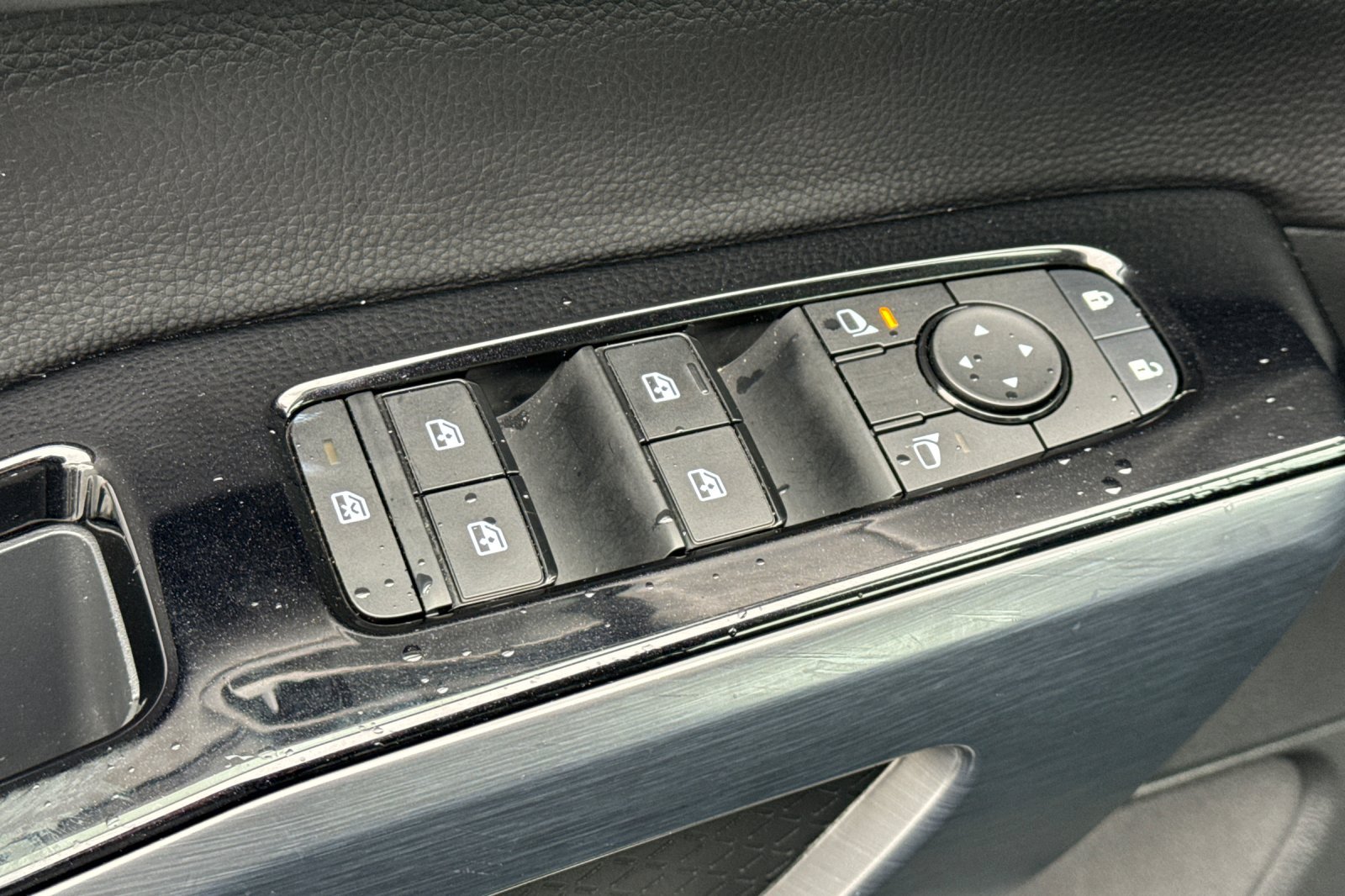 2025 Nissan Pathfinder SL - Photo 51