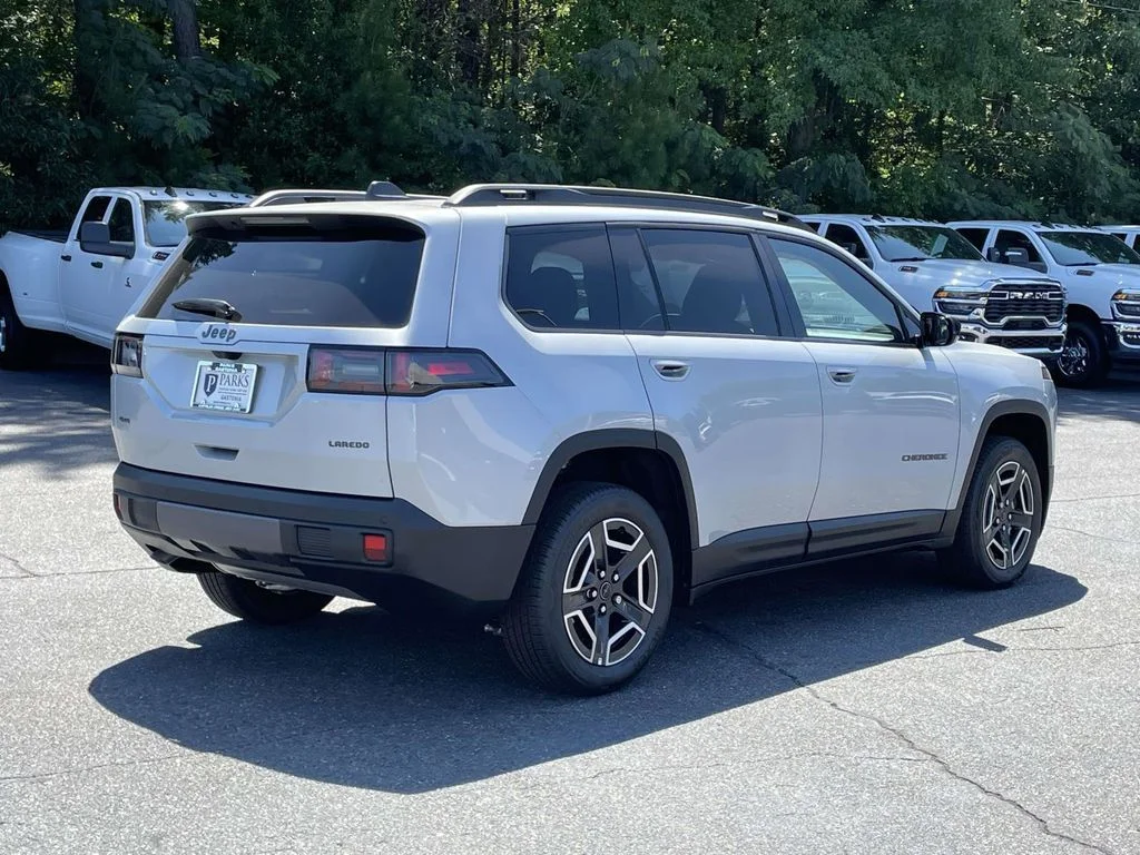 New 2026 Silver Zynith Clear-Coat Exterior Paint Jeep Laredo image 9