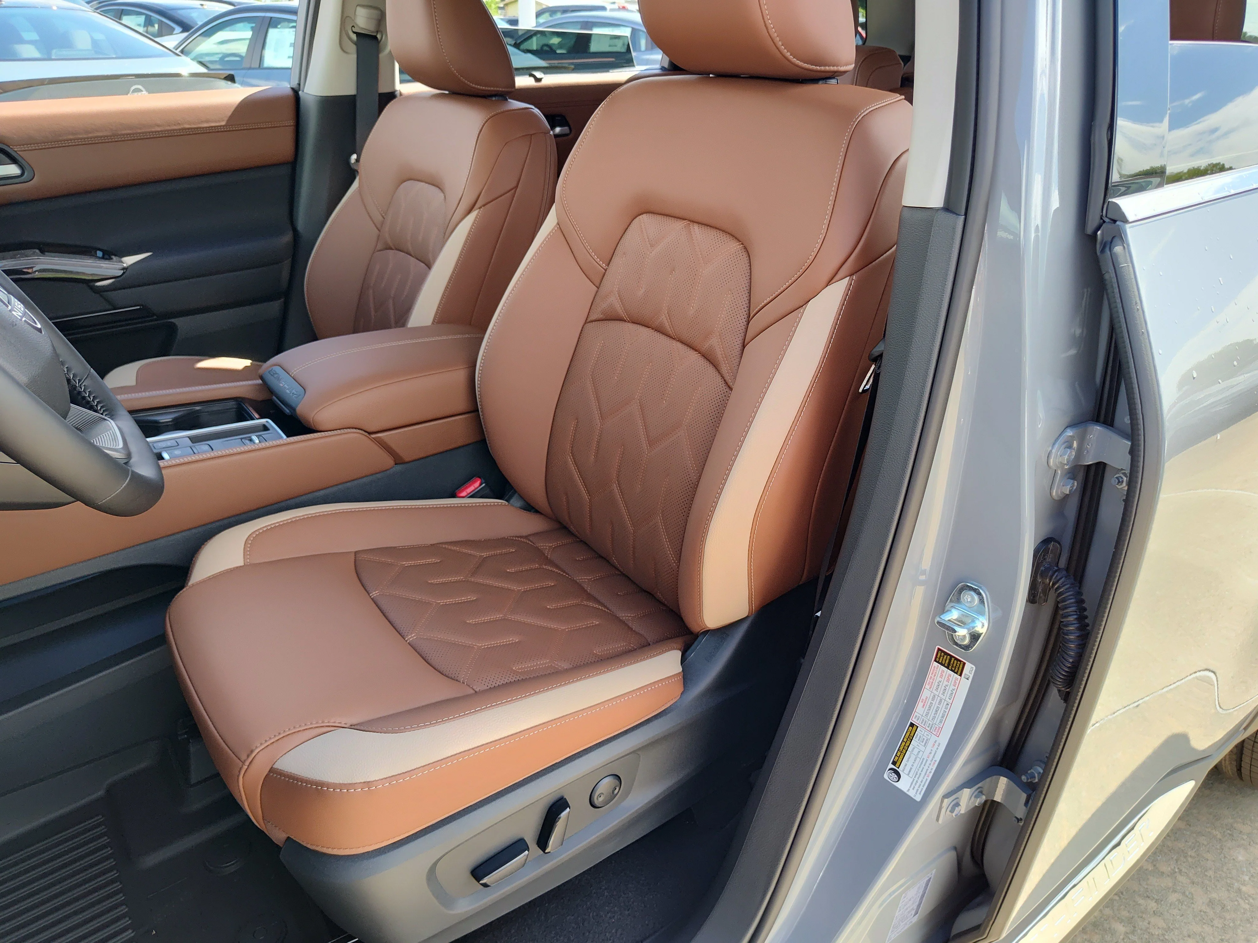 New 2026 Boulder Gray Pearl Nissan Platinum image 7