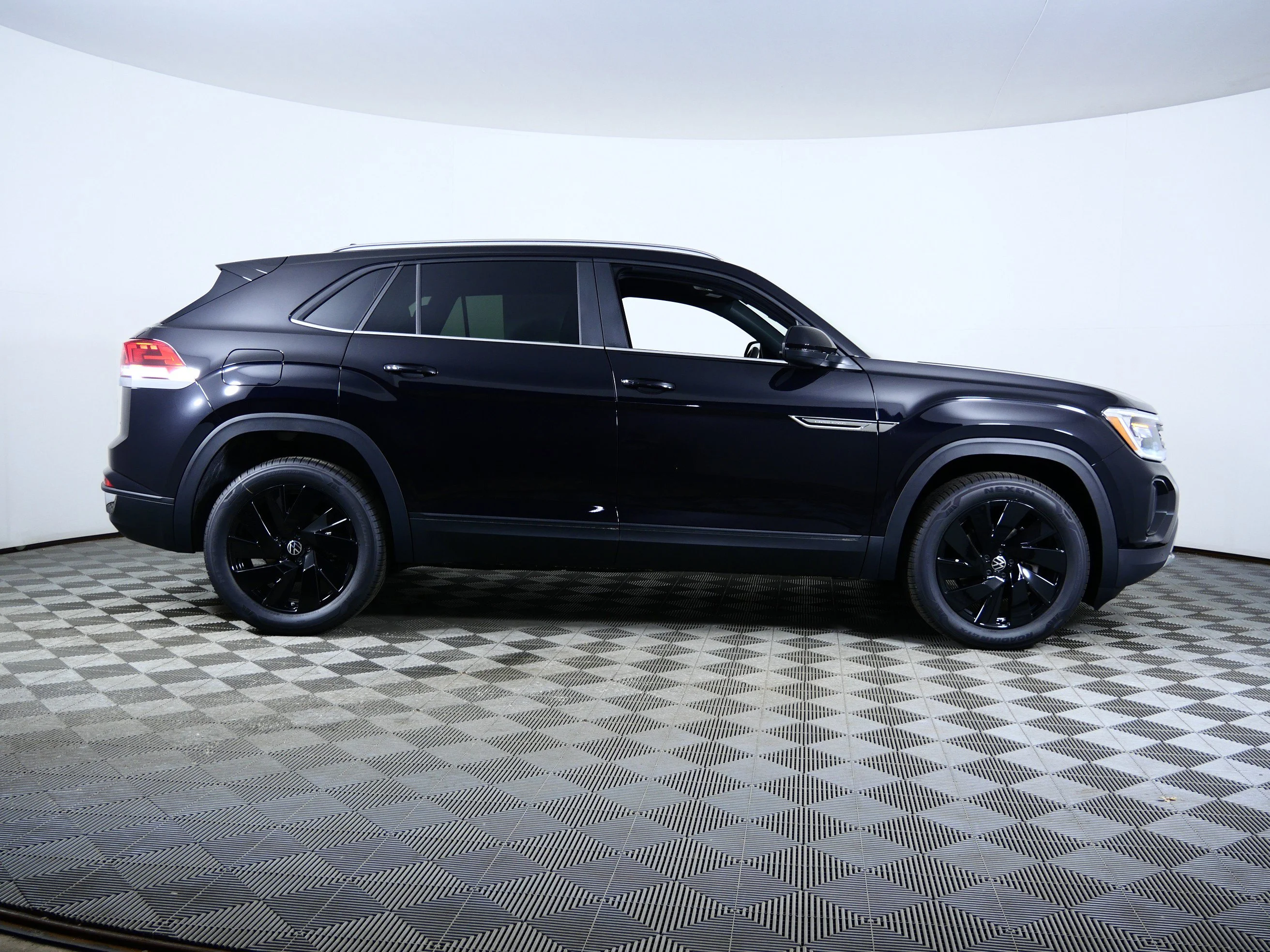 New 2026 Deep Black Pearl Volkswagen 2.0T SE w/Technology image 8