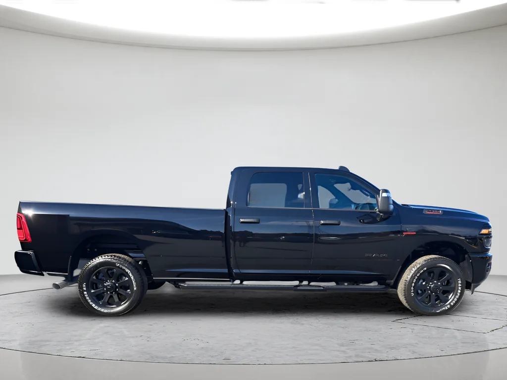 New 2026 Diamond Black Crystal Pearl-Coat Exterior Paint RAM Big Horn image 4