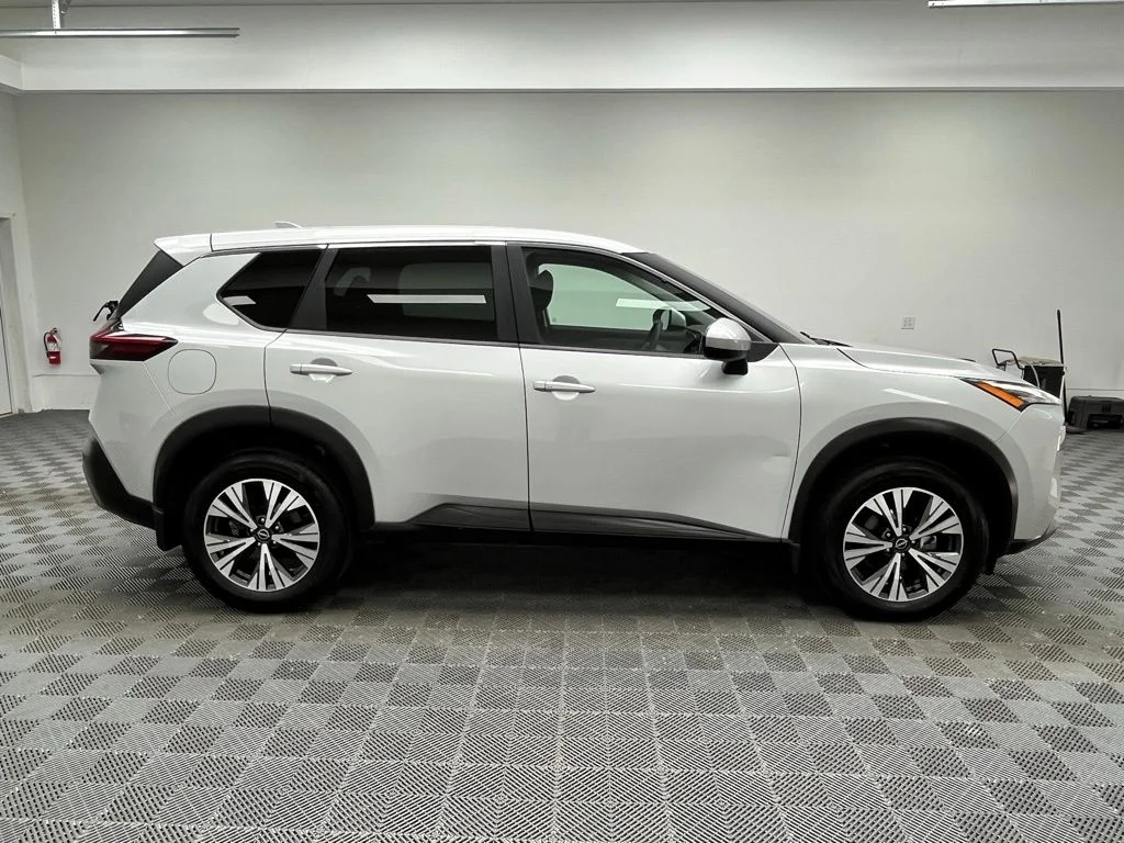 Used 2023 Silver Nissan SV image 7