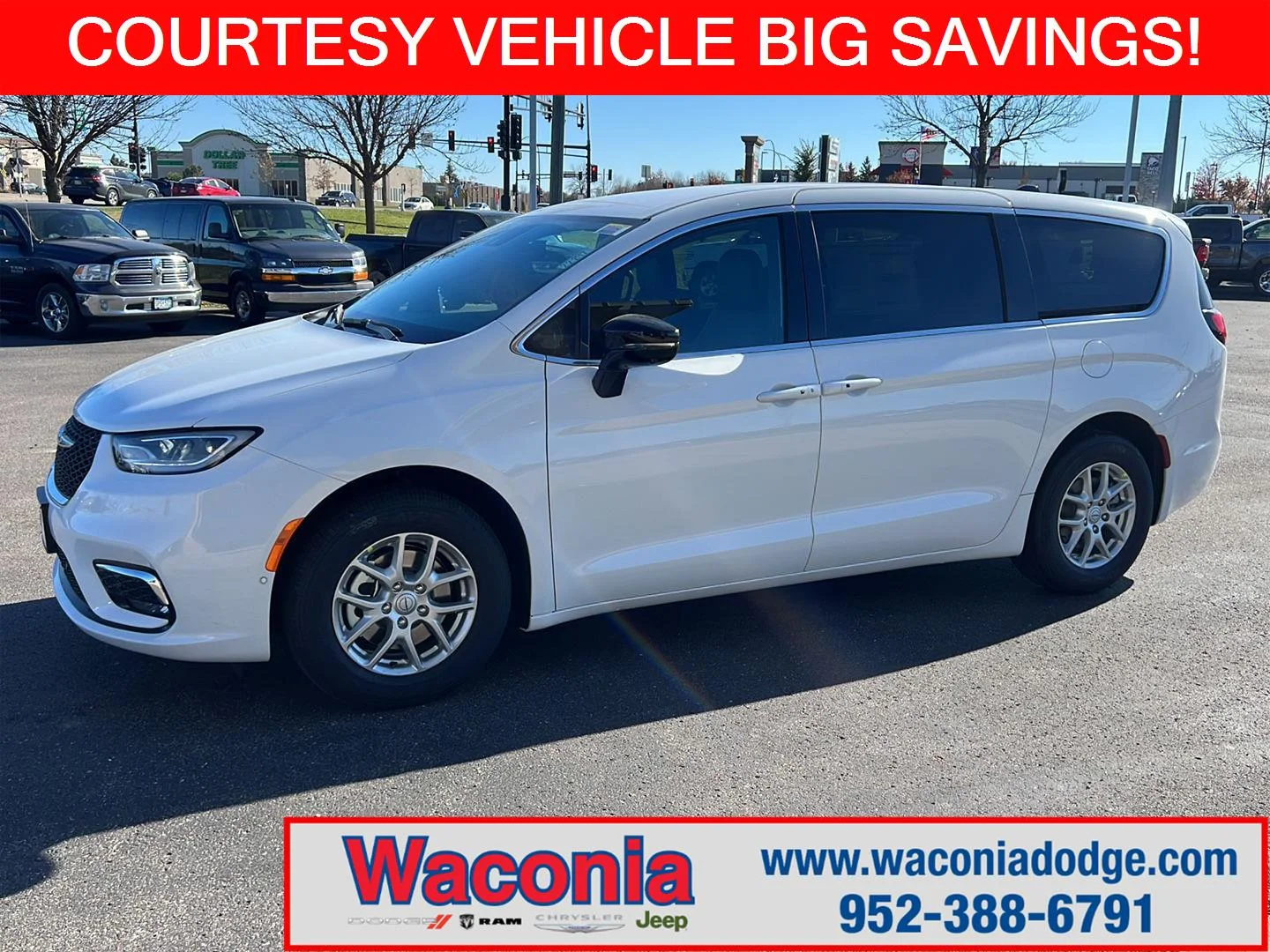 2026 Chrysler Pacifica Select's photo