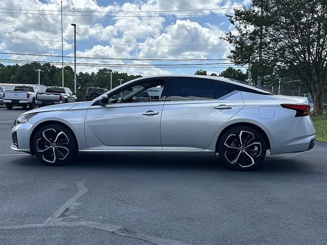 Used 2023 Silver Nissan 2.5 SR image 4