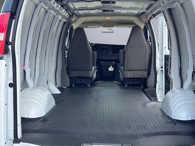2026 GMC Savana Cargo Work Van - Photo 26