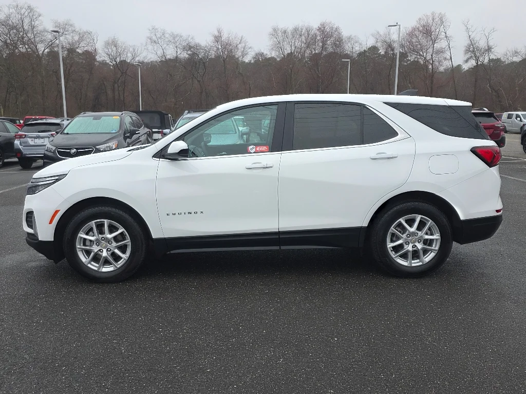 Used 2024 Summit White Chevrolet LT image 12