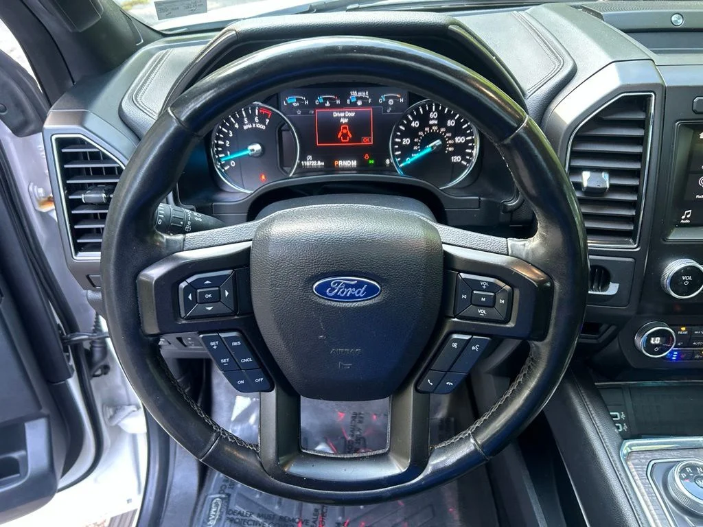Used 2019  Ford Limited image 22