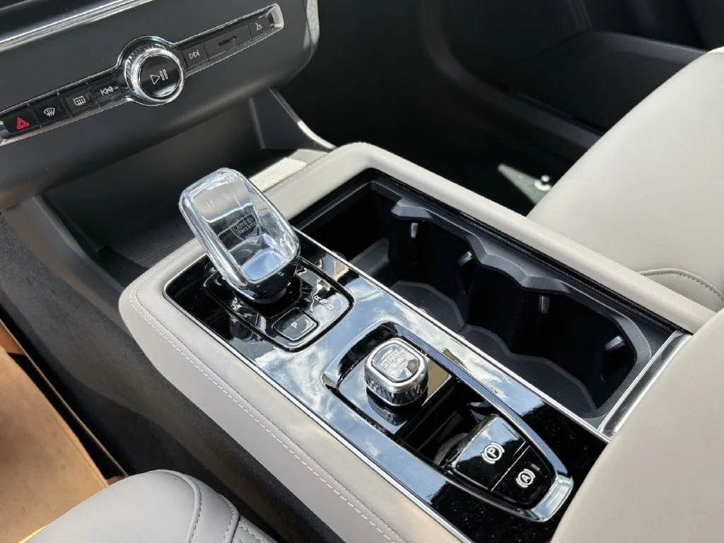 2026 Volvo XC90 Plus - Photo 21