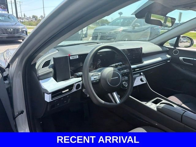Used 2026 Silver Hyundai Blue image 32