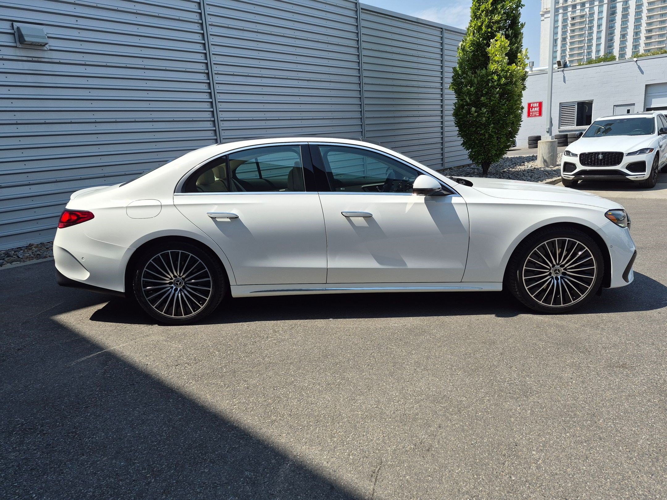 New 2027 Polar White Mercedes-Benz E 350 image 2