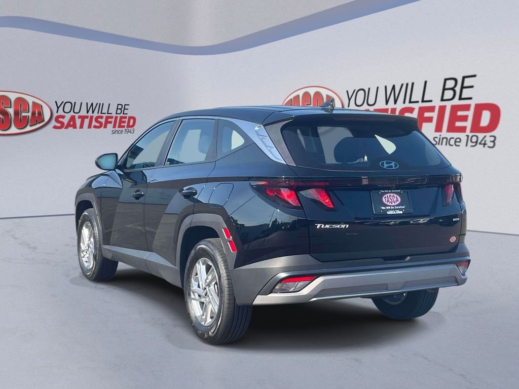 Used 2025 Black Hyundai SE image 8