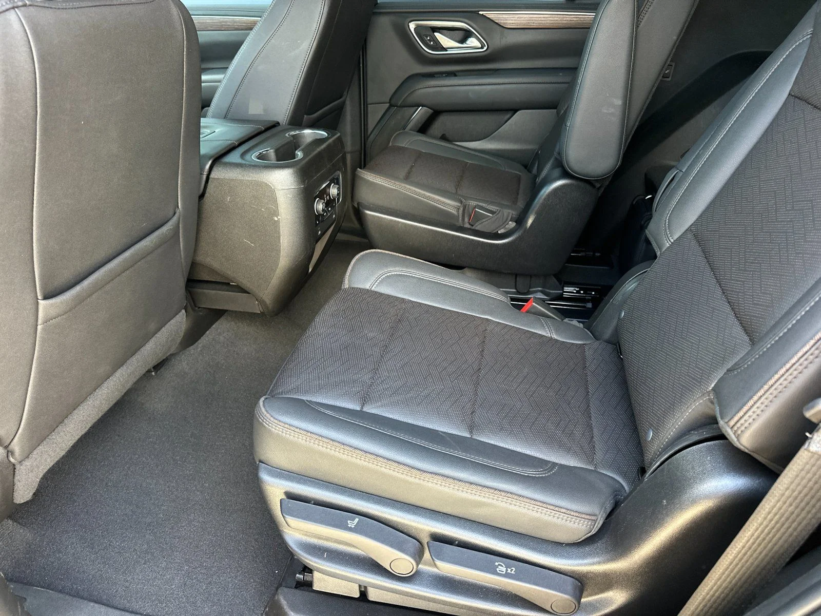 Used 2022 Black Chevrolet High Country image 10