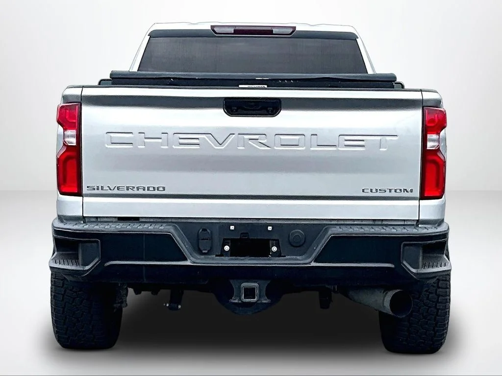 Used 2021 Silver Chevrolet Custom image 4