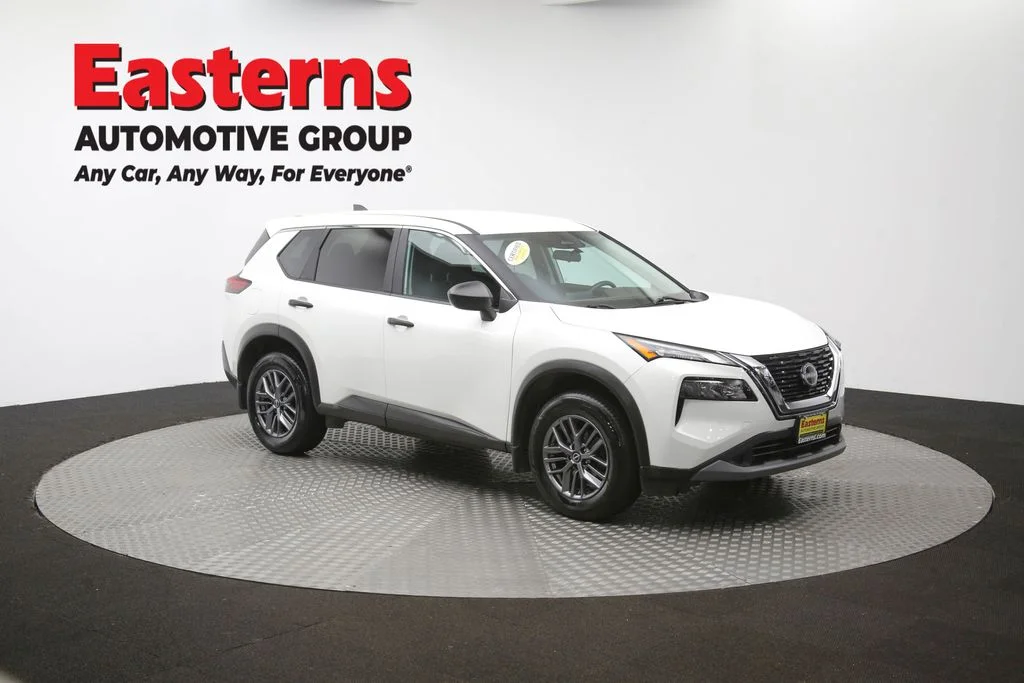 Used 2023 White Nissan S image 50