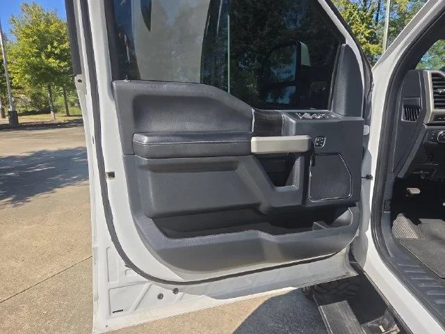 Used 2022 White Ford Lariat image 19