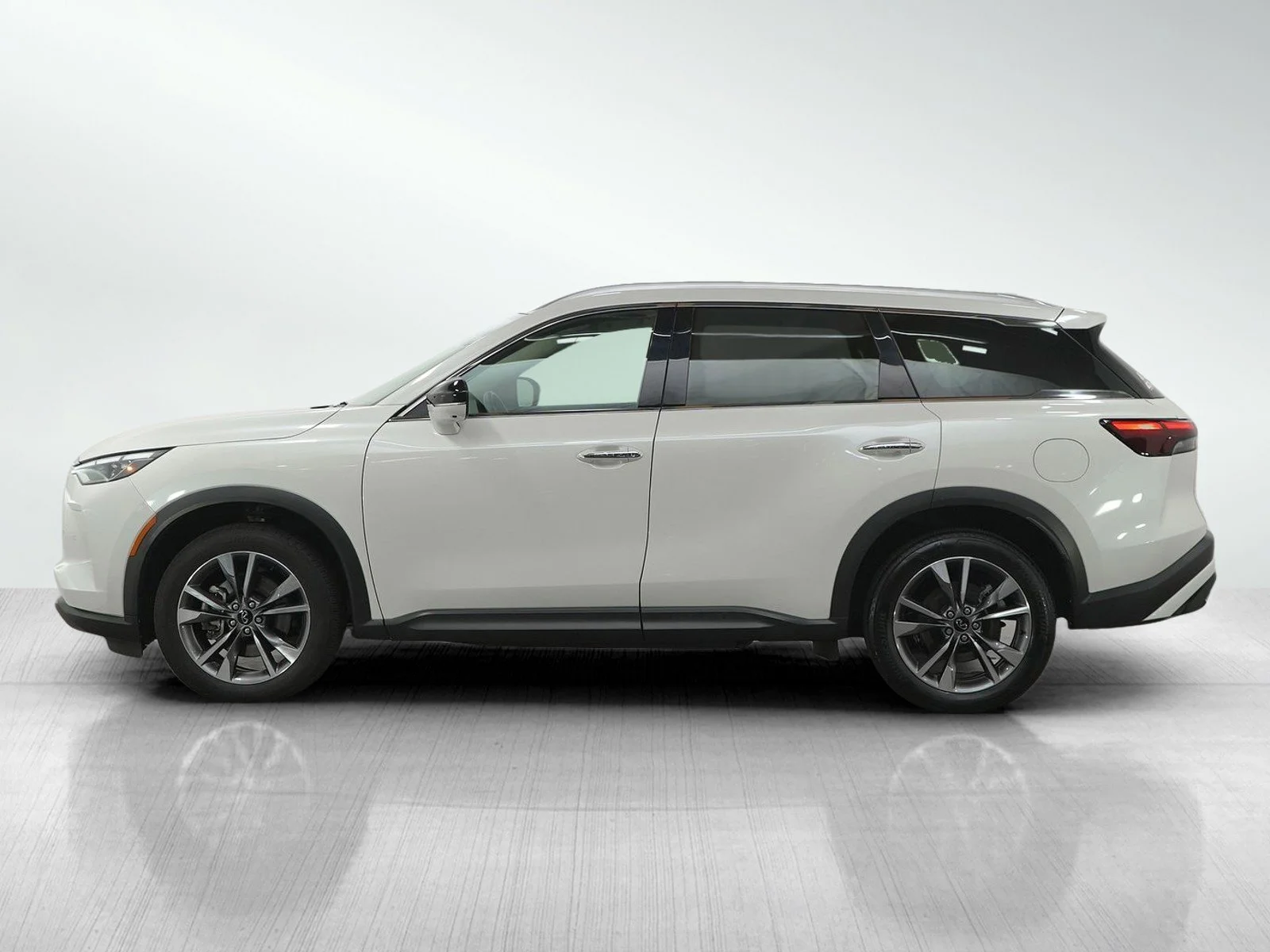 Used 2023 INFINITI QX60 LUXE with VIN 5N1DL1FS7PC356182 for sale in Minneapolis, Minnesota