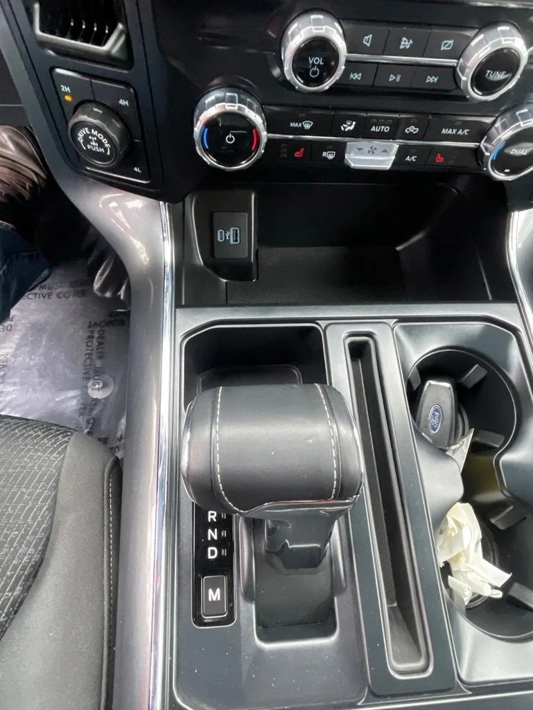 Used 2023 Black Ford XLT image 17