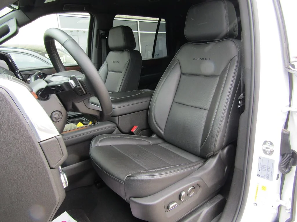 Used 2025 Summit White GMC Denali image 24