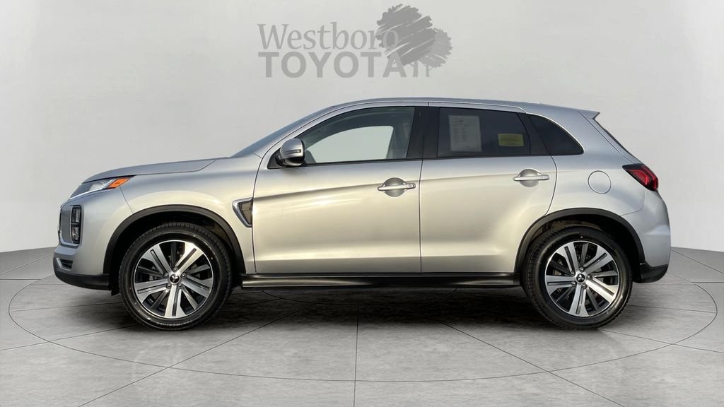 Used 2024  Mitsubishi 2.0 ES image 4