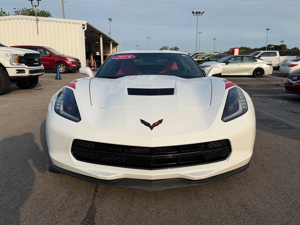 Used 2019 White Chevrolet Stingray image 2