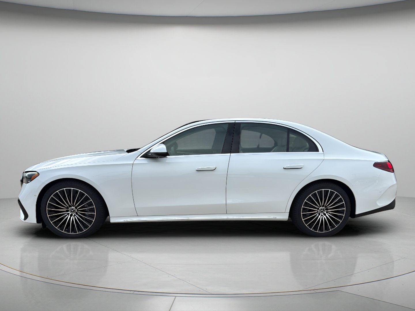New 2027 MANUFAKTUR Moonlight White Metallic Mercedes-Benz E 450 image 2