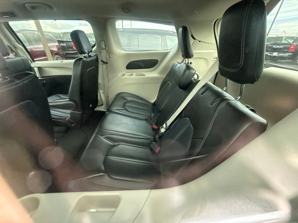 Used 2023 White Chrysler Touring L image 11