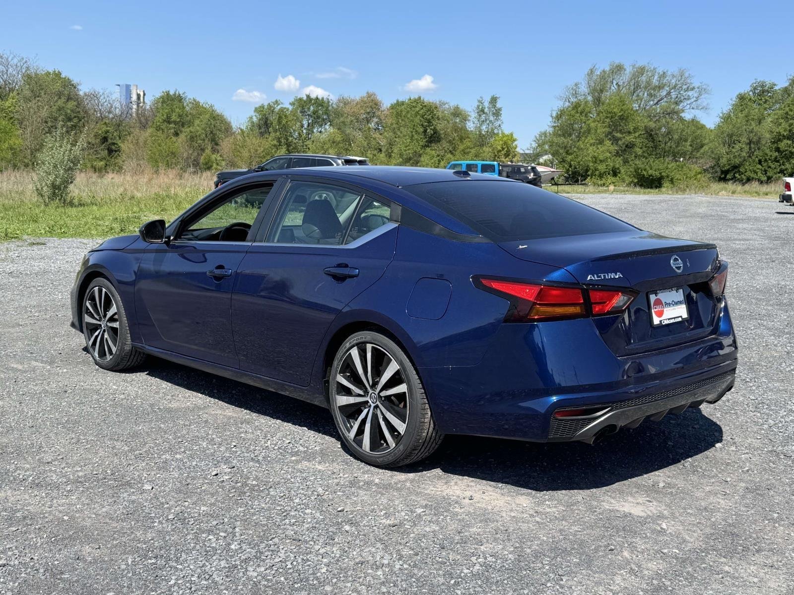 Used 2019 Deep Blue Pearl Nissan 2.5 SR image 23